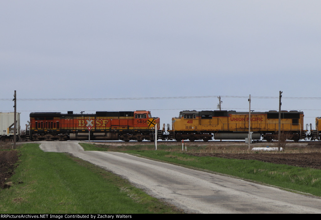 UP 4111 BNSF 5456